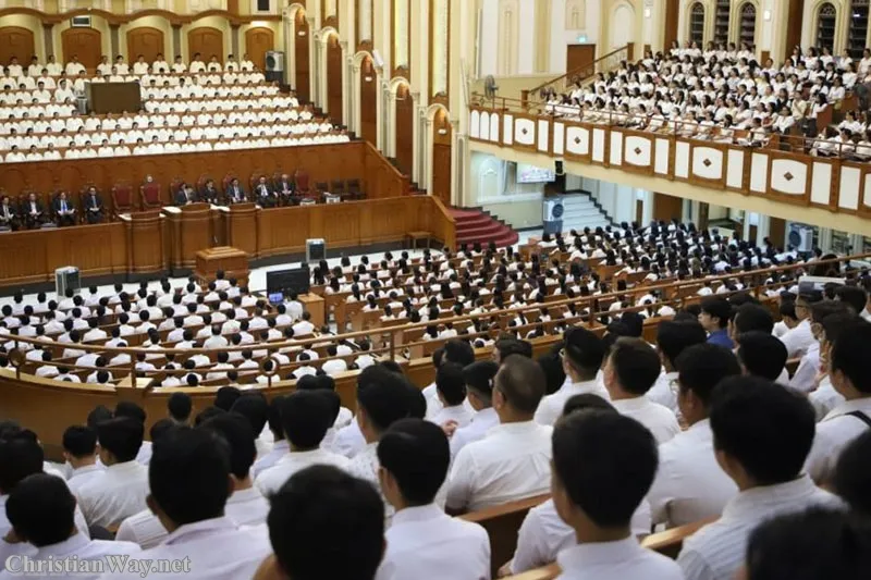 The Top 10 Largest Megachurches in the World