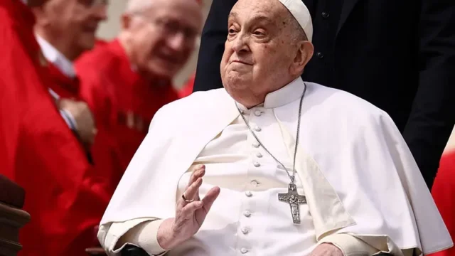 The Pope: Biblical Foundations, History, Authority, and Ministry in the Catholic Church